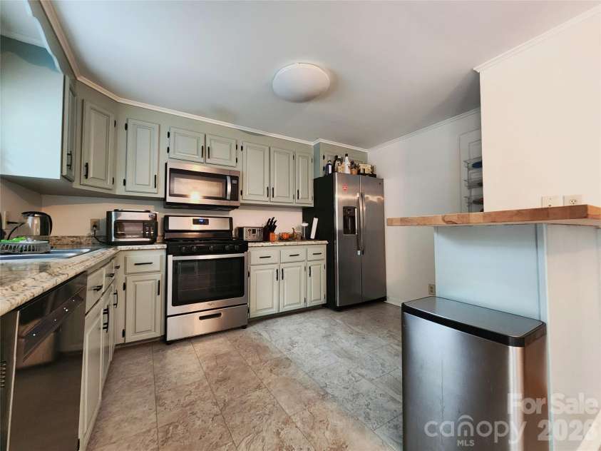 13505 O Toole Drive, Matthews, NC 28105.  MLS# CAR4417408, YatesRealty ID 46372. 
