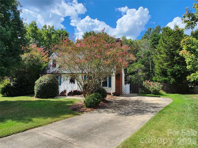 13505 O Toole Drive, Matthews, NC 28105.  MLS# CAR4417408, YatesRealty ID 46372. 