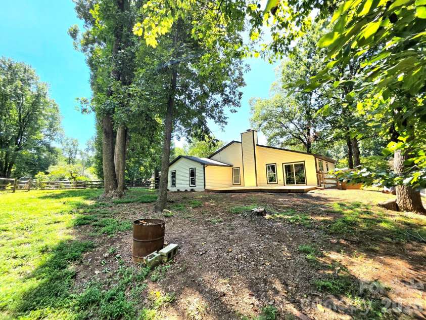 7424 Lawyers Station Drive, Mint Hill, NC 28227.  MLS# CAR4417385, YatesRealty ID 46373. 