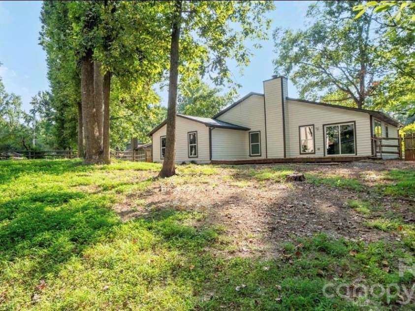 7424 Lawyers Station Drive, Mint Hill, NC 28227.  MLS# CAR4417385, YatesRealty ID 46373. 
