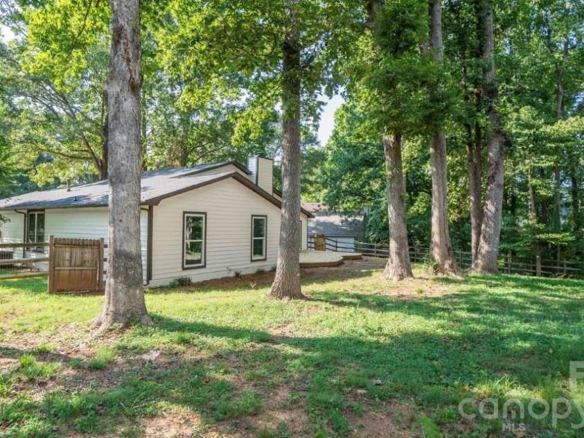 7424 Lawyers Station Drive, Mint Hill, NC 28227.  MLS# CAR4417385, YatesRealty ID 46373. 