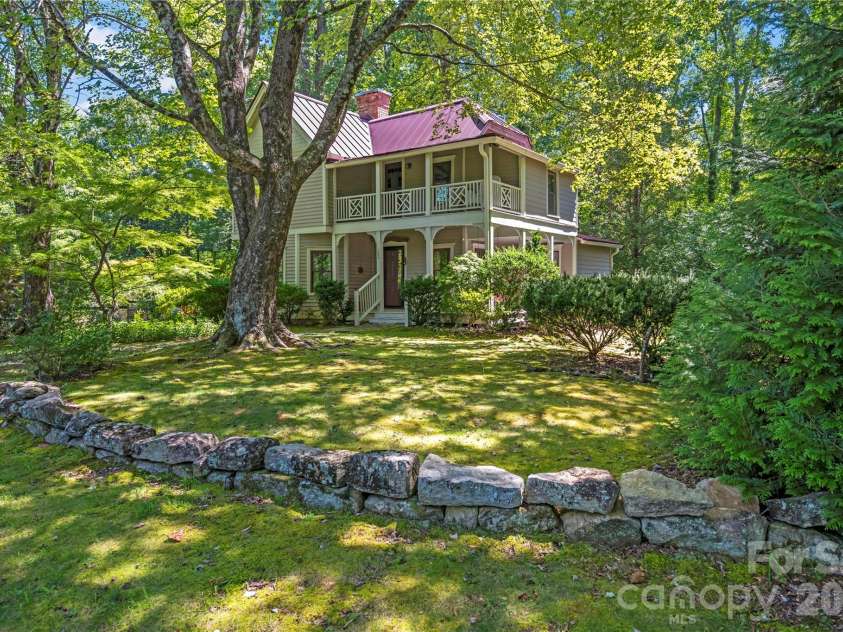 520 Esseola Street, Saluda, NC 28773.  MLS# CAR4416006, YatesRealty ID 46375. 