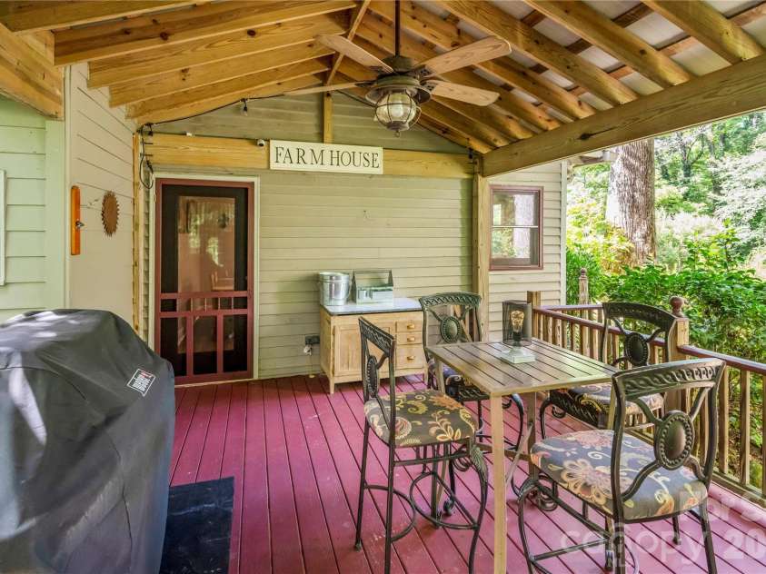 520 Esseola Street, Saluda, NC 28773.  MLS# CAR4416006, YatesRealty ID 46375. 