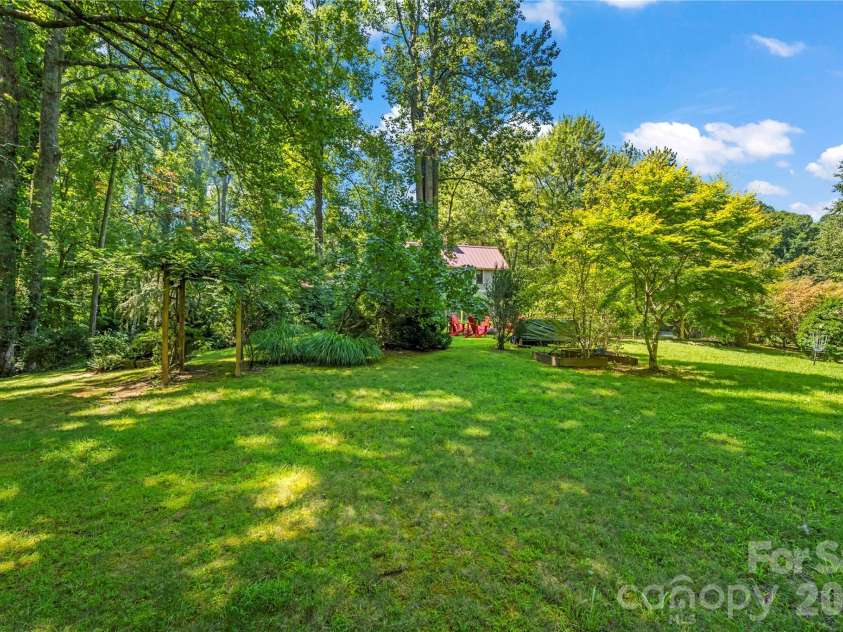 520 Esseola Street, Saluda, NC 28773.  MLS# CAR4416006, YatesRealty ID 46375. 