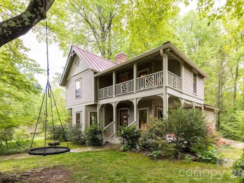 520 Esseola Street, Saluda, NC 28773.  MLS# CAR4416006, YatesRealty ID 46375. 