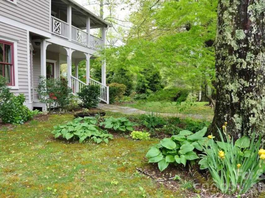 520 Esseola Street, Saluda, NC 28773.  MLS# CAR4416006, YatesRealty ID 46375. 
