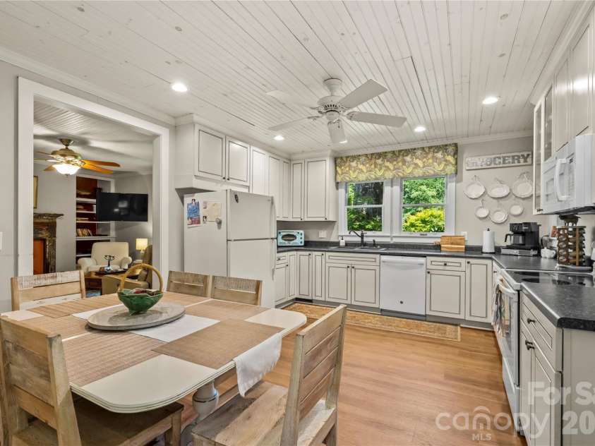 520 Esseola Street, Saluda, NC 28773.  MLS# CAR4416006, YatesRealty ID 46375. 