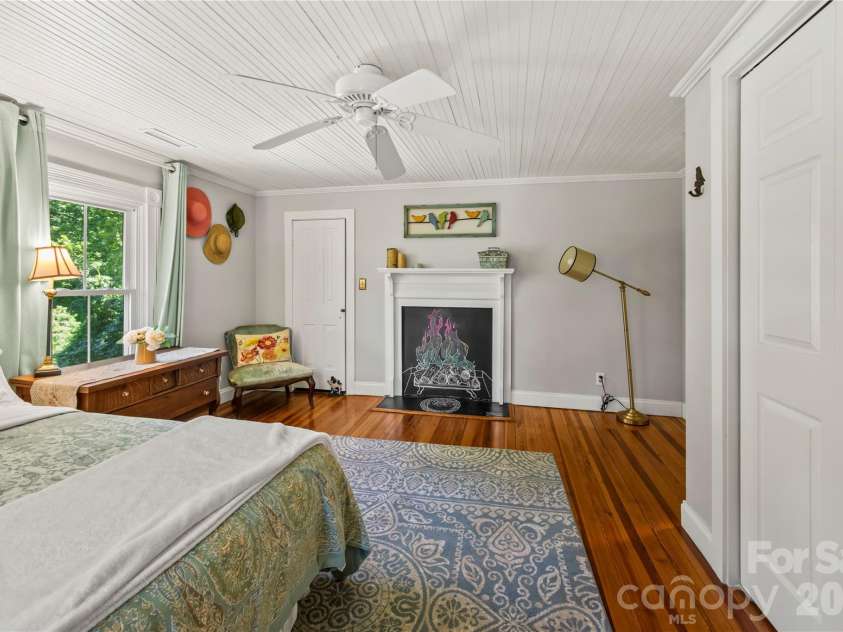 520 Esseola Street, Saluda, NC 28773.  MLS# CAR4416006, YatesRealty ID 46375. 