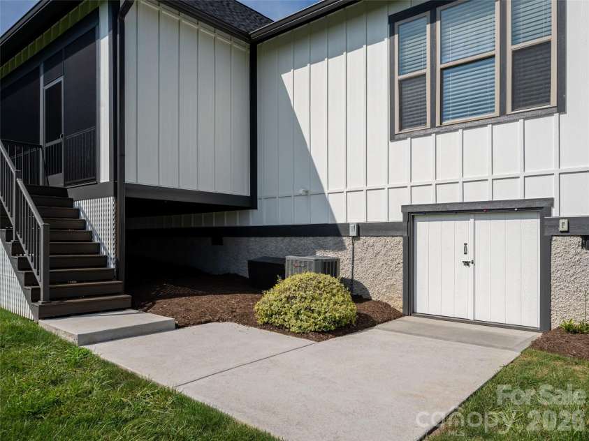 46 Solomia Drive, Mills River, NC 28759.  MLS# CAR4416793, YatesRealty ID 46376. 