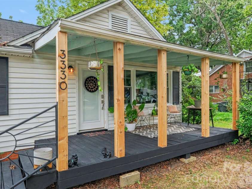 3330 Benard Avenue, Charlotte, NC 28206.  MLS# CAR4415704, YatesRealty ID 46377. 