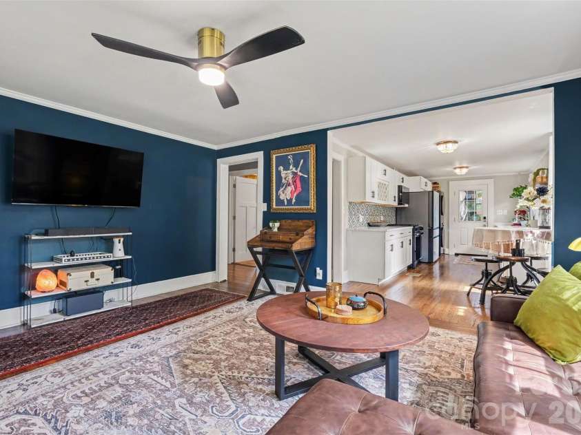 3330 Benard Avenue, Charlotte, NC 28206.  MLS# CAR4415704, YatesRealty ID 46377. 