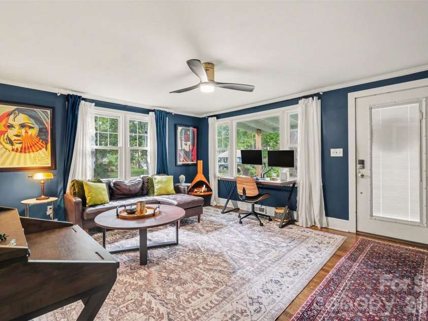 3330 Benard Avenue, Charlotte, NC 28206.  MLS# CAR4415704, YatesRealty ID 46377. 