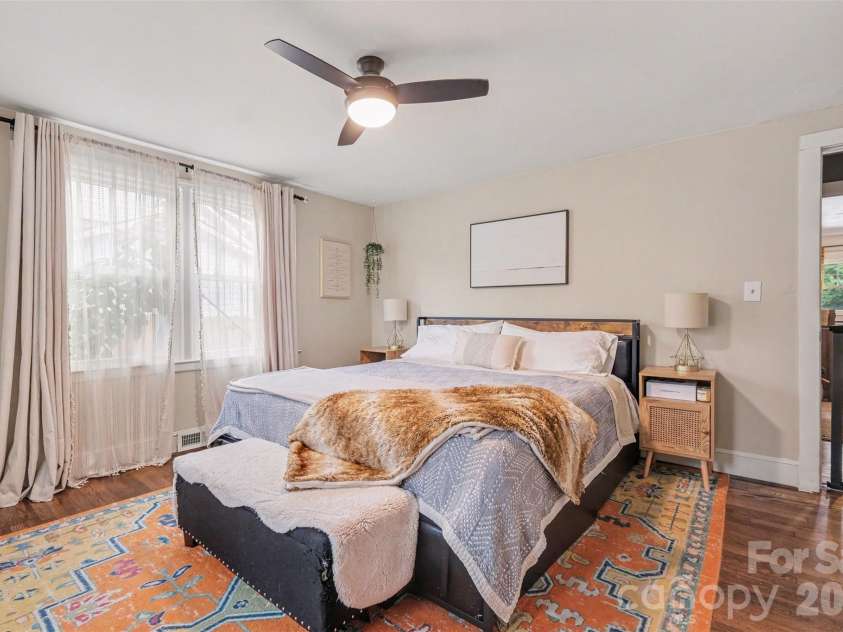 3330 Benard Avenue, Charlotte, NC 28206.  MLS# CAR4415704, YatesRealty ID 46377. 