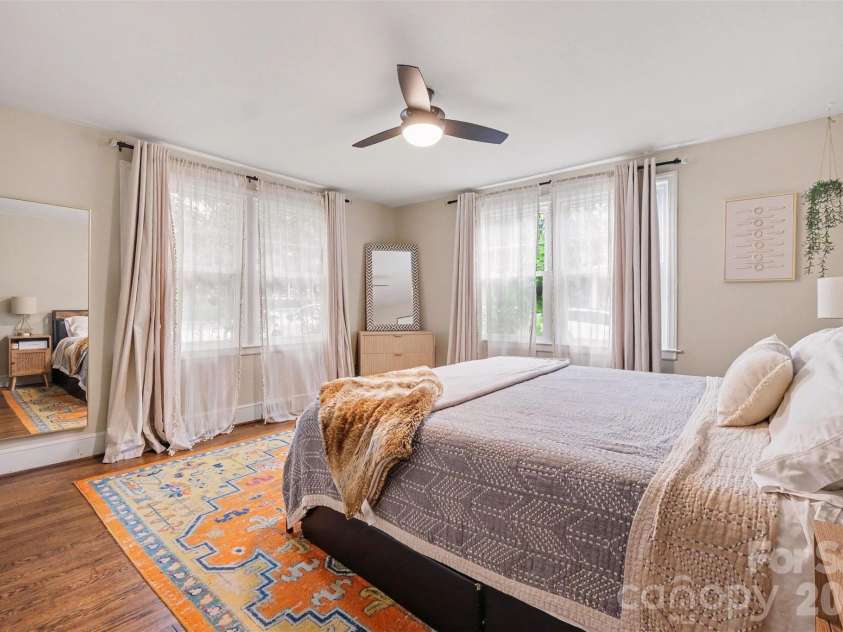 3330 Benard Avenue, Charlotte, NC 28206.  MLS# CAR4415704, YatesRealty ID 46377. 