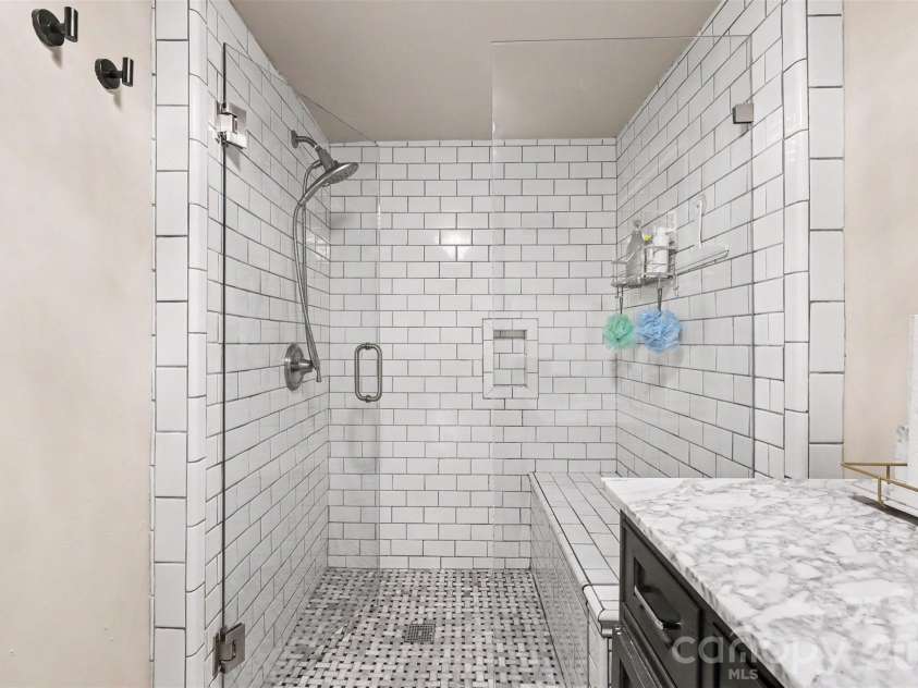 3330 Benard Avenue, Charlotte, NC 28206.  MLS# CAR4415704, YatesRealty ID 46377. 