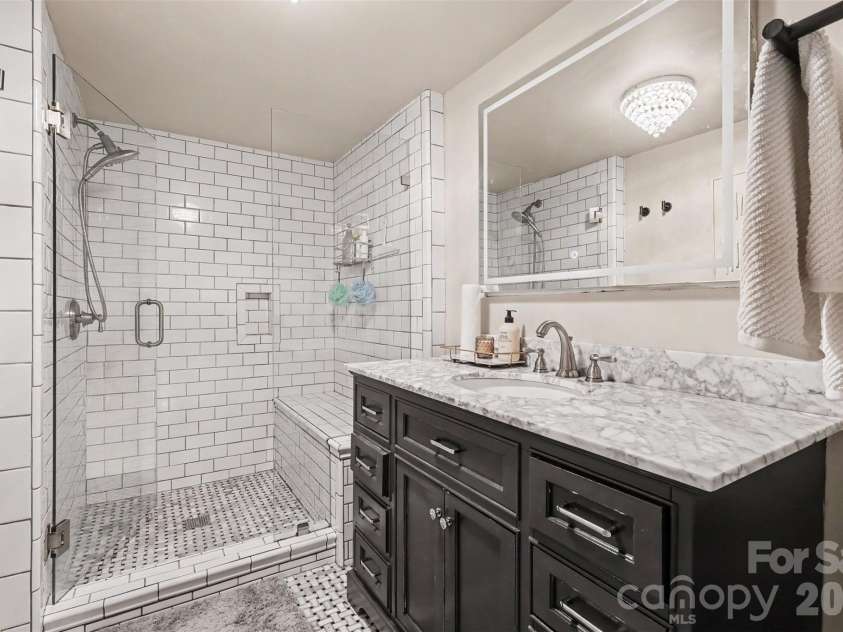 3330 Benard Avenue, Charlotte, NC 28206.  MLS# CAR4415704, YatesRealty ID 46377. 