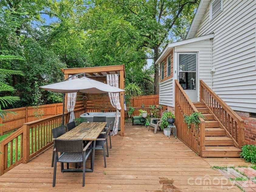 3330 Benard Avenue, Charlotte, NC 28206.  MLS# CAR4415704, YatesRealty ID 46377. 