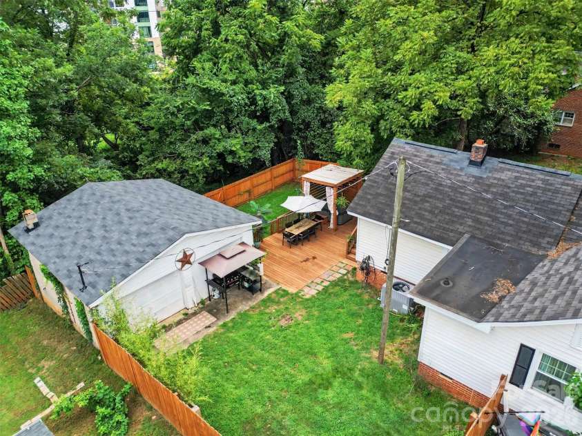 3330 Benard Avenue, Charlotte, NC 28206.  MLS# CAR4415704, YatesRealty ID 46377. 