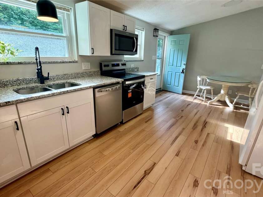 216 Auten Circle, Mount Holly, NC 28120.  MLS# CAR4416875, YatesRealty ID 46378. 