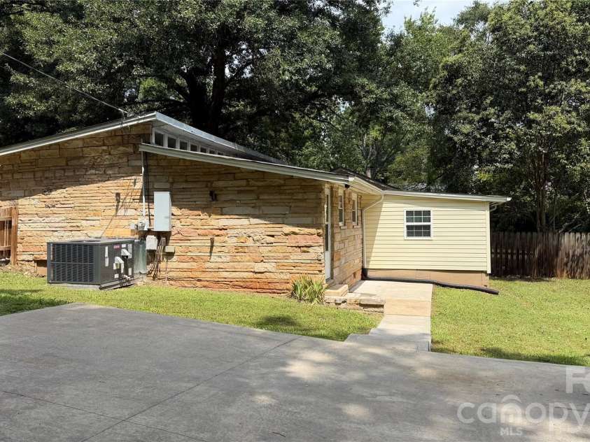 216 Auten Circle, Mount Holly, NC 28120.  MLS# CAR4416875, YatesRealty ID 46378. Upgraded elec panel, new hvac 1/2024