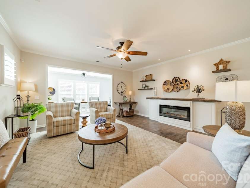 918 Kirby Drive, Fort Mill, SC 29715.  MLS# CAR4409955, YatesRealty ID 46381. 