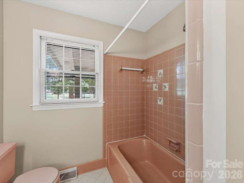 2646 Rolling Hills Drive, Monroe, NC 28110.  MLS# CAR4417200, YatesRealty ID 46383. 