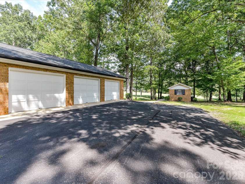 2646 Rolling Hills Drive, Monroe, NC 28110.  MLS# CAR4417200, YatesRealty ID 46383. 