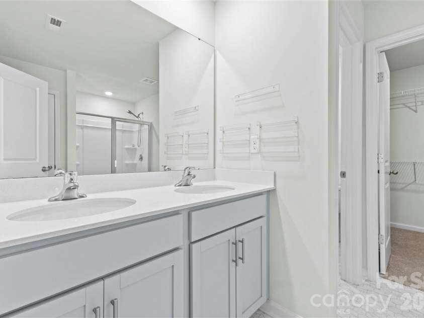 134 Giant Oak Avenue, Statesville, NC 28677.  MLS# CAR4410023, YatesRealty ID 46384. Masterbath