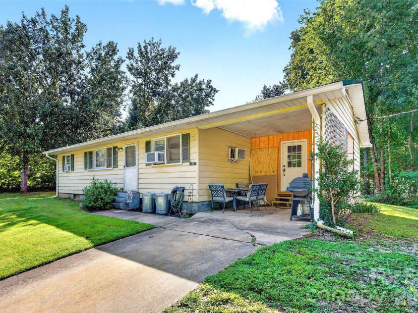 55 Edwards Drive, Nebo, NC 28761.  MLS# CAR4417436, YatesRealty ID 46385. 3 bedroom/ 1 bath