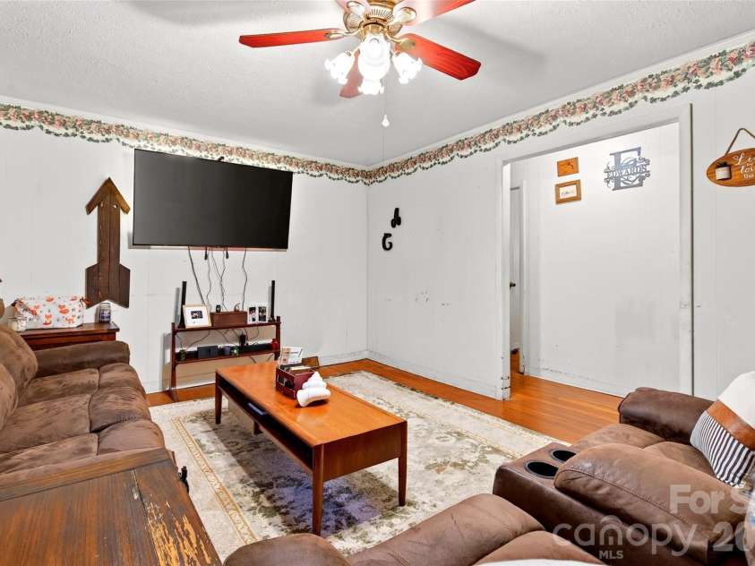 55 Edwards Drive, Nebo, NC 28761.  MLS# CAR4417436, YatesRealty ID 46385. 