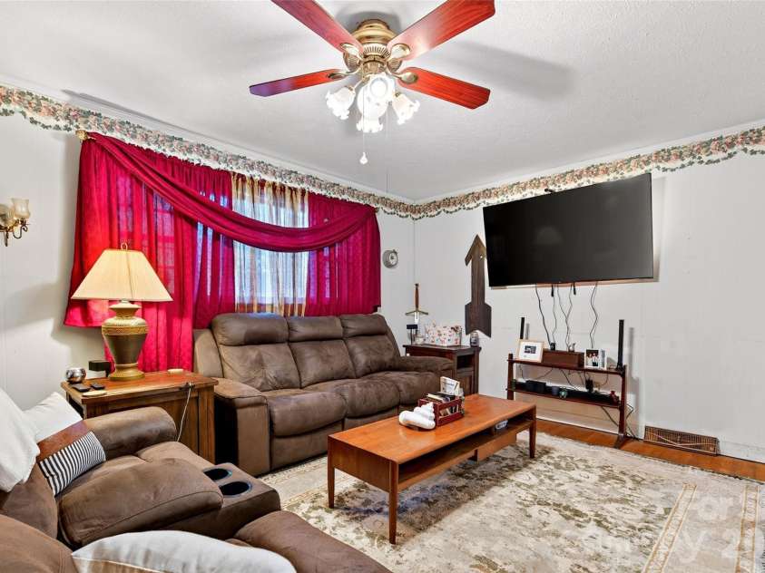 55 Edwards Drive, Nebo, NC 28761.  MLS# CAR4417436, YatesRealty ID 46385. 