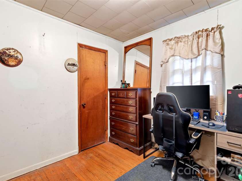 55 Edwards Drive, Nebo, NC 28761.  MLS# CAR4417436, YatesRealty ID 46385. 