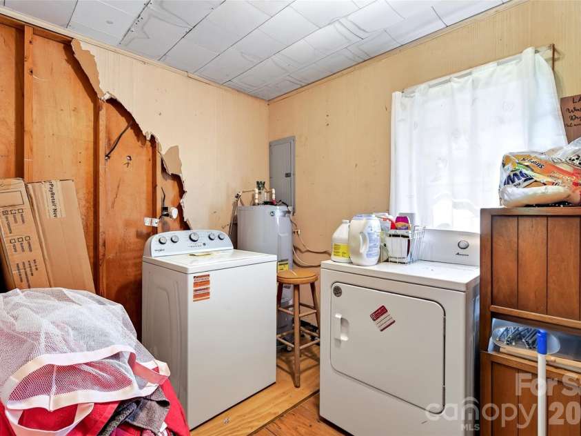 55 Edwards Drive, Nebo, NC 28761.  MLS# CAR4417436, YatesRealty ID 46385. 