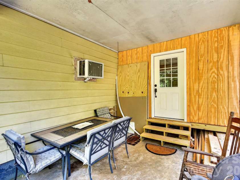 55 Edwards Drive, Nebo, NC 28761.  MLS# CAR4417436, YatesRealty ID 46385. 