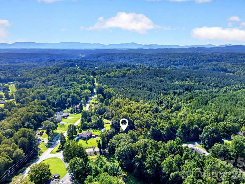 55 Edwards Drive, Nebo, NC 28761.  MLS# CAR4417436, YatesRealty ID 46385. 