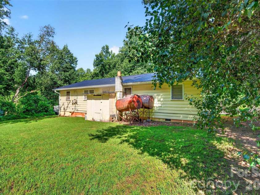 55 Edwards Drive, Nebo, NC 28761.  MLS# CAR4417436, YatesRealty ID 46385. Beautiful yard.