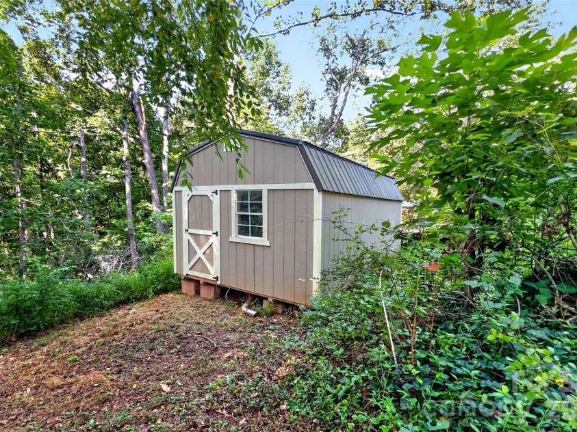 55 Edwards Drive, Nebo, NC 28761.  MLS# CAR4417436, YatesRealty ID 46385. Buildings negotiable.
