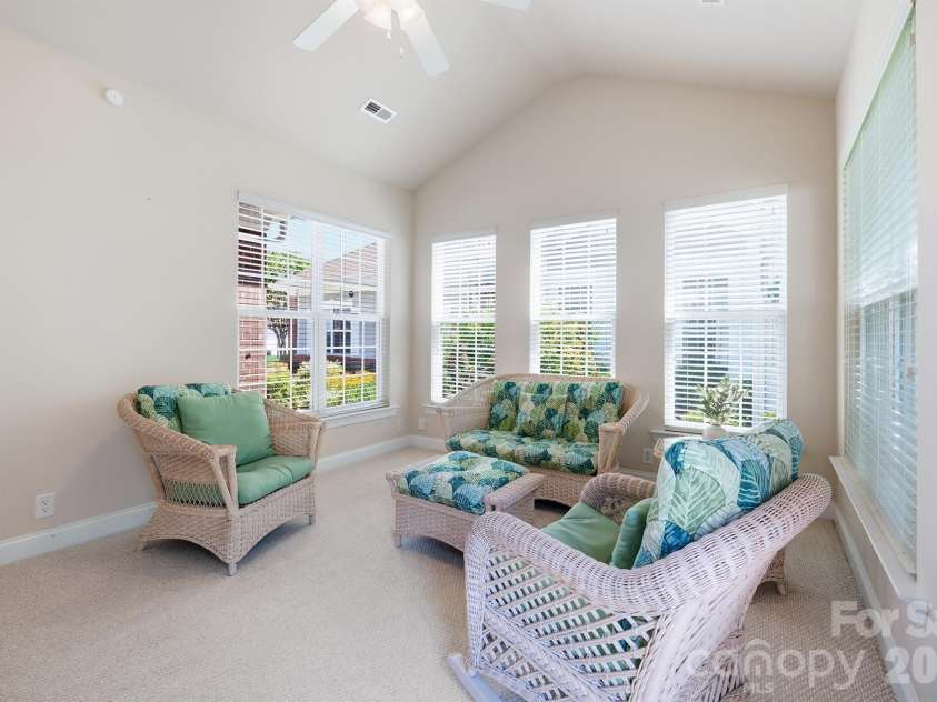 3221 Abbey Walk Lane, Matthews, NC 28105.  MLS# CAR4412406, YatesRealty ID 46386. 