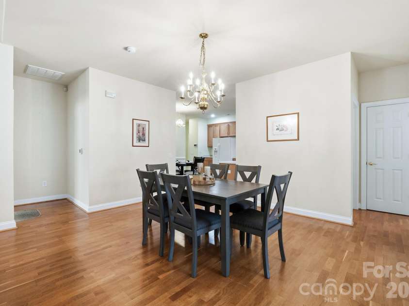 3221 Abbey Walk Lane, Matthews, NC 28105.  MLS# CAR4412406, YatesRealty ID 46386. 
