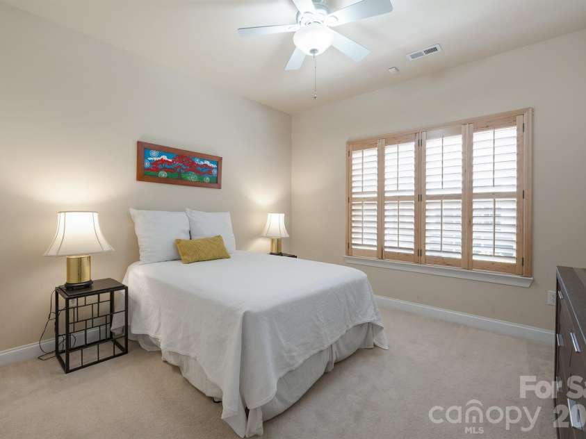 3221 Abbey Walk Lane, Matthews, NC 28105.  MLS# CAR4412406, YatesRealty ID 46386. 