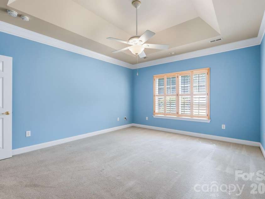 3221 Abbey Walk Lane, Matthews, NC 28105.  MLS# CAR4412406, YatesRealty ID 46386. 