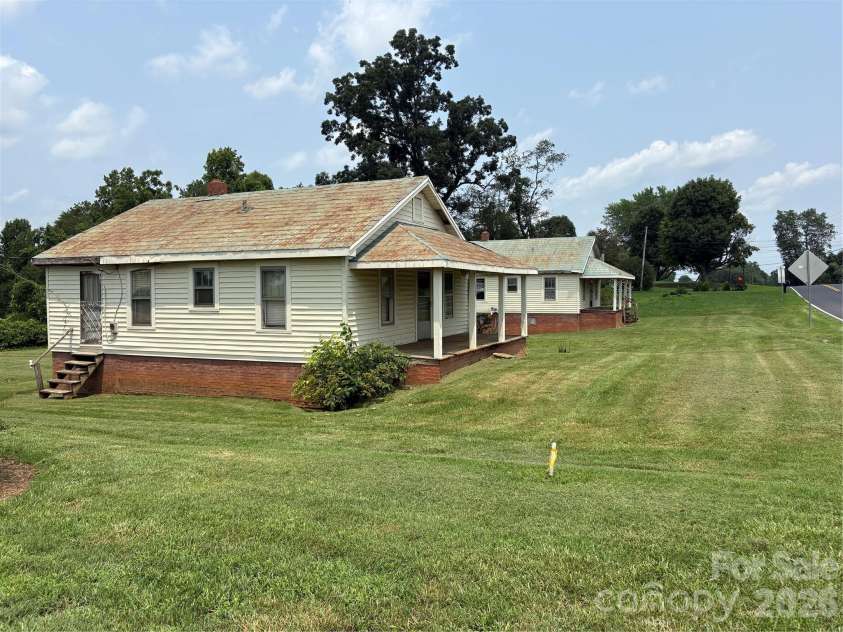 1306 Salem Road, Morganton, NC 28655.  MLS# CAR4414719, YatesRealty ID 46388. 