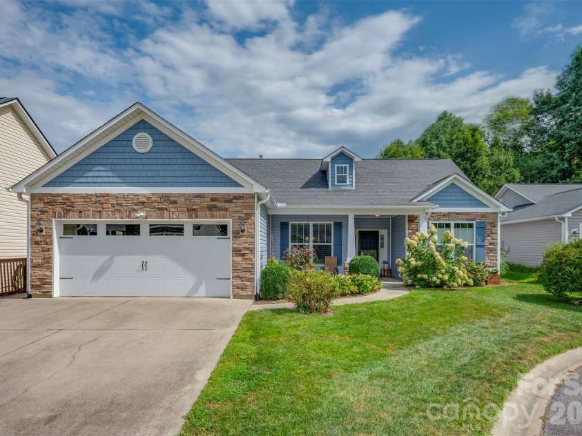 131 Creekwalk Lane, Hendersonville, NC 28792.  MLS# CAR4416642, YatesRealty ID 46389. 