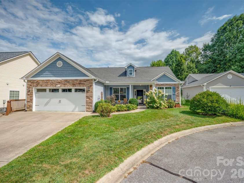 131 Creekwalk Lane, Hendersonville, NC 28792.  MLS# CAR4416642, YatesRealty ID 46389. 
