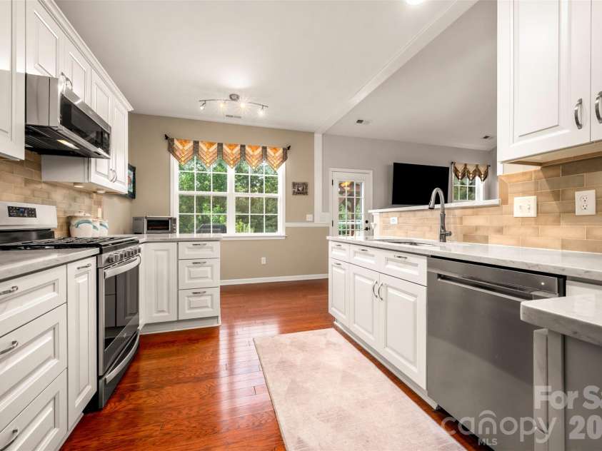 131 Creekwalk Lane, Hendersonville, NC 28792.  MLS# CAR4416642, YatesRealty ID 46389. 