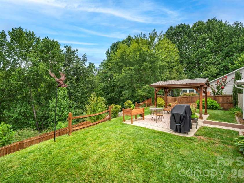 131 Creekwalk Lane, Hendersonville, NC 28792.  MLS# CAR4416642, YatesRealty ID 46389. 
