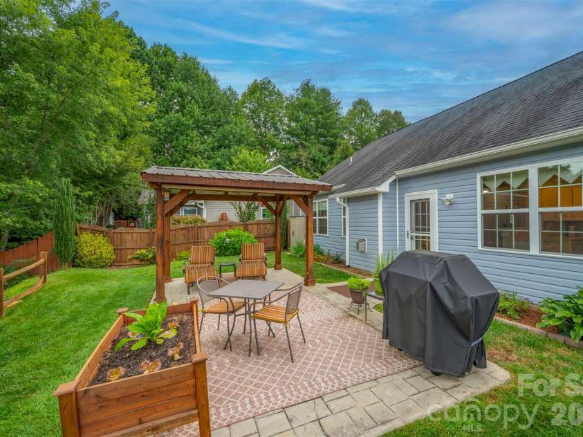 131 Creekwalk Lane, Hendersonville, NC 28792.  MLS# CAR4416642, YatesRealty ID 46389. 