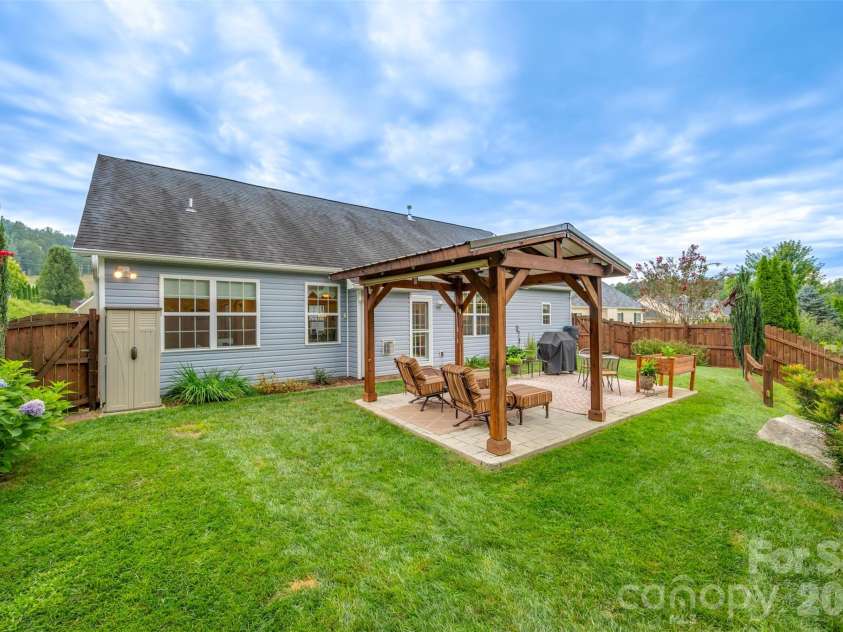 131 Creekwalk Lane, Hendersonville, NC 28792.  MLS# CAR4416642, YatesRealty ID 46389. 