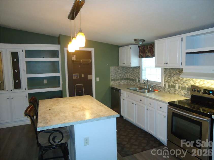 127 Mallardwood Drive, Mt Ulla, NC 28125.  MLS# CAR4344857, YatesRealty ID 4639. 