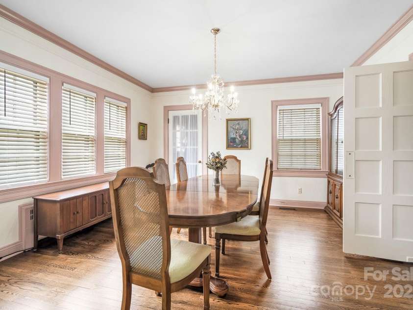 3 Elliott Drive, Thomasville, NC 27360.  MLS# CAR4229217, YatesRealty ID 4639. Dining Room